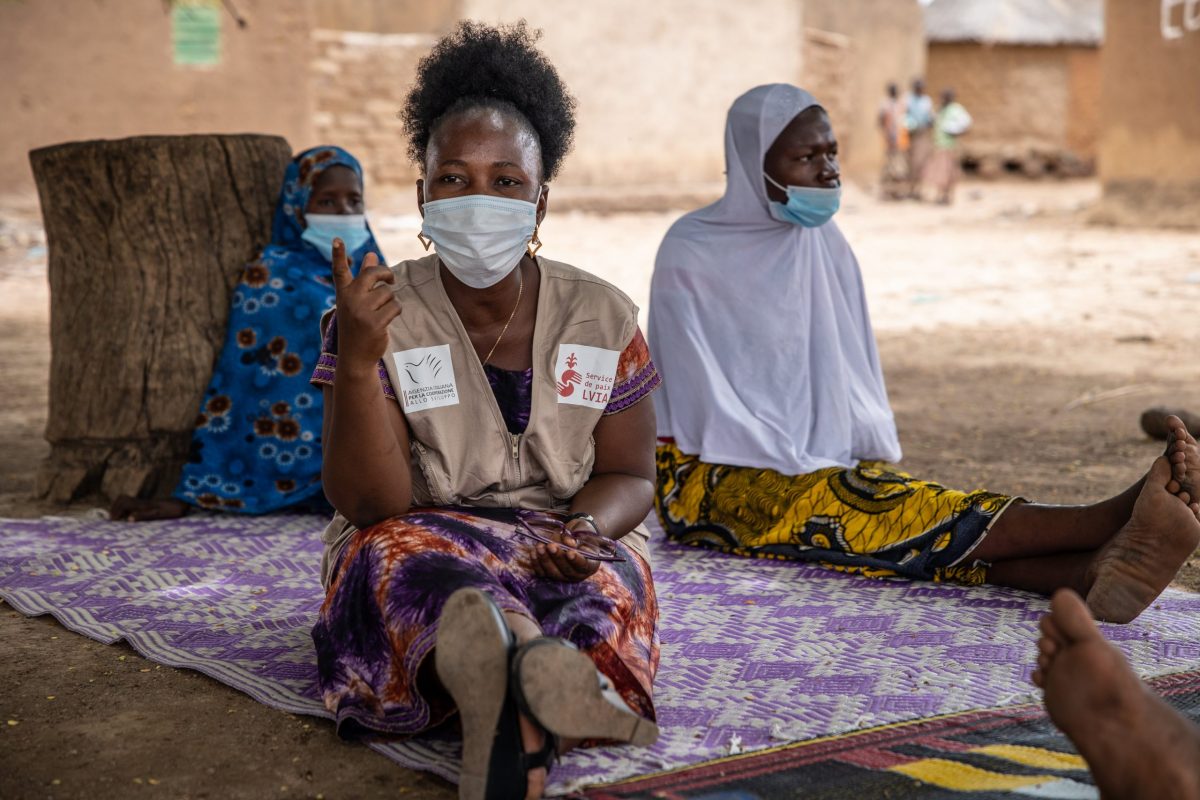 Lutte contre la malnutrition: photos des activités LVIA à Semtenga et Sitaon